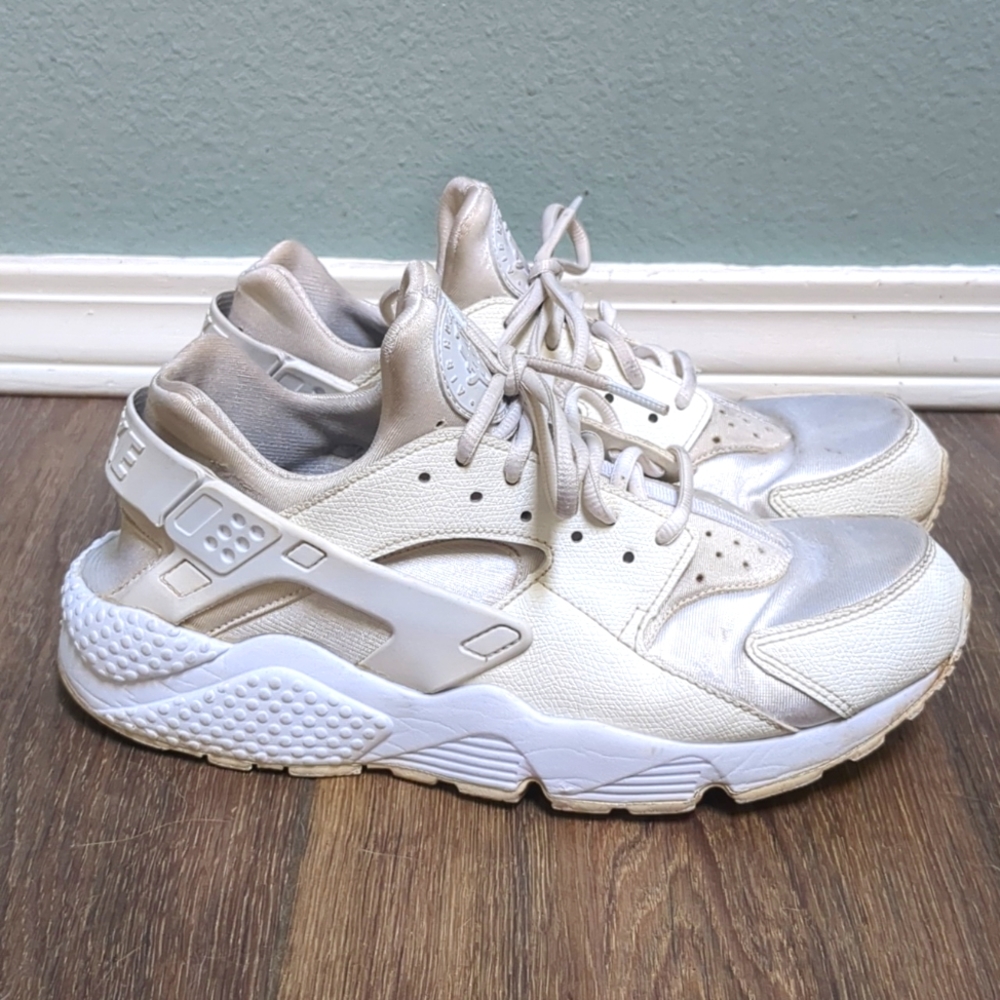 Nike Huarache Shoes white silver leather GUC 9.5
